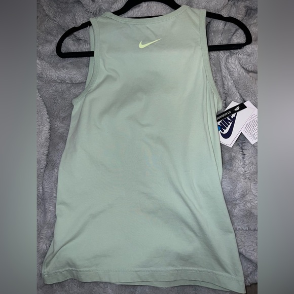 Nike Tank Top - Picture 2 of 2